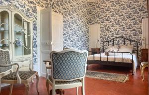 Maisons de vacances Awesome Home In Saint-Ambroix : photos des chambres