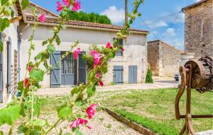 1 Bedroom Cozy Home In Avanton