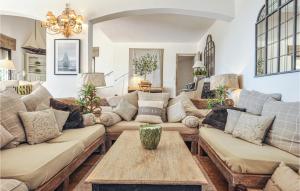 Awesome Home In Les Adrets D Lestérel