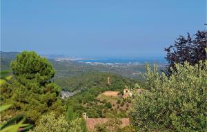 Awesome Home In Les Adrets D Lestérel