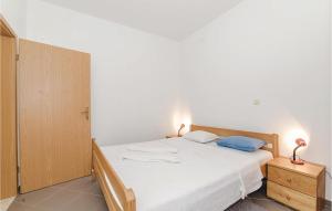 1 Bedroom Amazing Apartment In Biograd