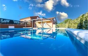Beautiful Home In Vir With Jacuzzi - Lozice