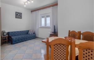 4 Bedroom Nice Apartment In Sveti Juraj 