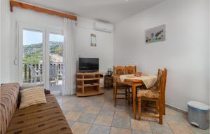 4 Bedroom Nice Apartment In Sveti Juraj