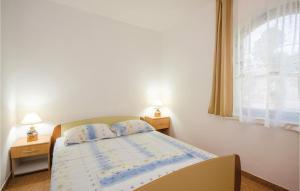 Awesome Apartment In Okrug Gornji