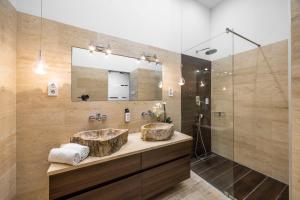 Exclusive & Charming City Center Residence w Sauna