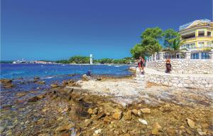 2 Bedroom Awesome Apartment In Banjol