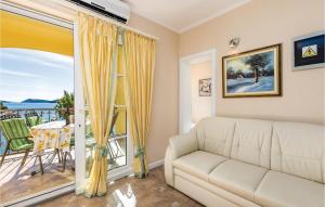 2 Bedroom Awesome Apartment In Banjol