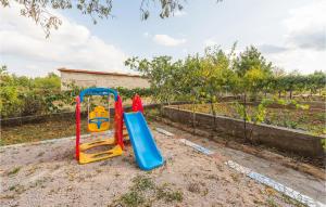 3 Bedroom Stunning Apartment In Skradin