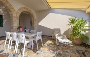 Lovely Apartment In Stara Novalja