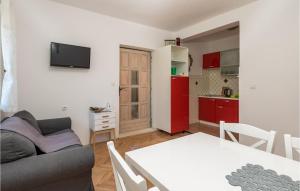 Lovely Apartment In Stara Novalja 