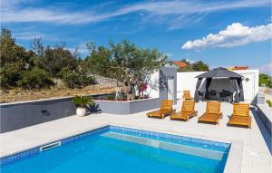 Gorgeous Home In Zecevo Rogoznicko 