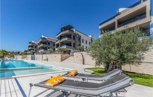 2 Bedroom Gorgeous Apartment In Banjole