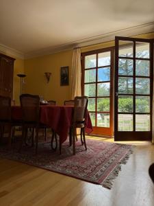 Maisons de vacances Grande maison avec jardin et son acces prive a la riviere Drome : photos des chambres