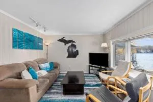 Cozy Rockford Lake Cottage - 格林维尔