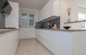 Stunning Home In Ivanbegovina With Wifi