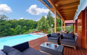 Nice Home In Rakov Potok With Wifi