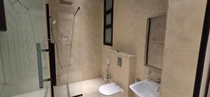 Modern 2-BR North of Riyadh Self-Entry شقة فاخرة