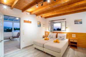 Third floor with sea view Double or twin room with private terrace - 3hvězdičkové hotely ve městě Parikia