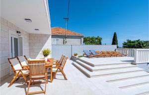 Awesome Home In Kuciste With Wifi