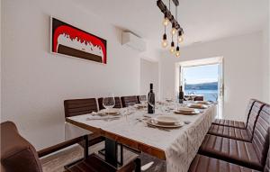 Awesome Home In Kuciste With Wifi