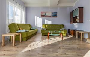 3 Bedroom Nice Apartment In Pula