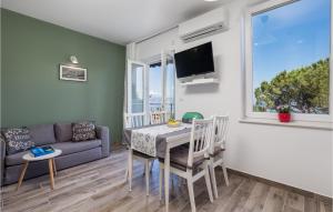 Amazing Apartment In Lovran With Wifi 