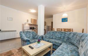 Awesome Apartment In Bresca