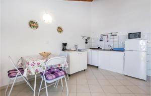Nice Apartment In Rab With Kitchen
