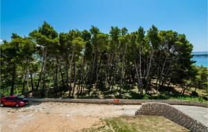 2 Bedroom Cozy Apartment In Banjol 