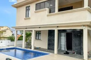 Apartment with Private Pool in Flic en Flac - 250 m² - Bambous