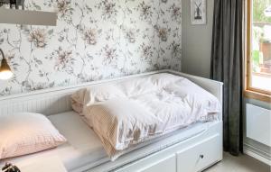 Awesome Home In Sävsjö