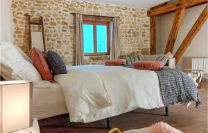Maisons de vacances Awesome Home In Lussas Et Nontronneau : photos des chambres