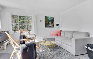 Two-Bedroom Holiday Home In Ronne