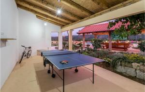 Five-Bedroom Holiday Home In Vinjani Donji