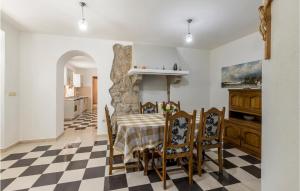 Five-Bedroom Holiday Home In Vinjani Donji