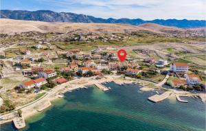 3 Bedroom Stunning Apartment In Kustici