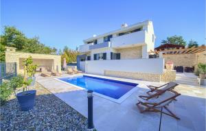 3 Bedroom Nice Home In Risika