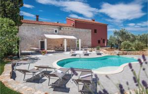 5 Bedroom Cozy Home In Galizana