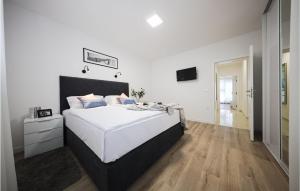 1 Bedroom Lovely Apartment In Zadar