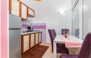 2 Bedroom Stunning Apartment In Pula 