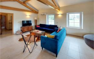 4 Bedroom Gorgeous Home In Anthé