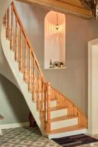 Nostalgic & Comfortable Historical Home!