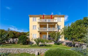 2 Bedroom Nice Apartment In Kornic