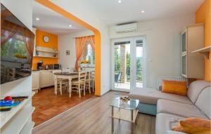 2 Bedroom Nice Apartment In Kornic