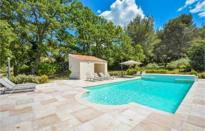 Awesome Home In Saint-Rémy-De-Provence