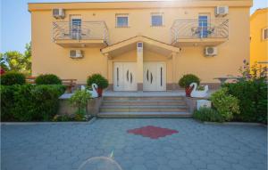 Awesome Apartment In Krvavica