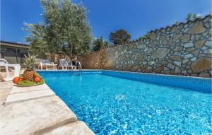 Holiday Home Peroj With A Fireplace 06