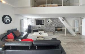 Maisons de vacances 4 Bedroom Awesome Home In Villars : photos des chambres