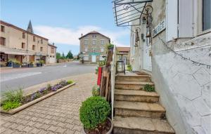Maisons de vacances Awesome Home In Margerie-Chantagret : photos des chambres